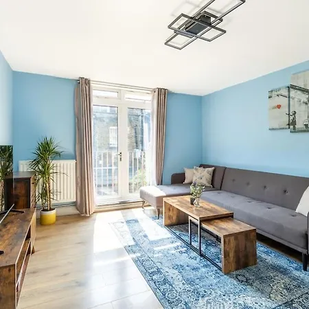 Magnificent 3Br Apt With Balcony London Exterior photo