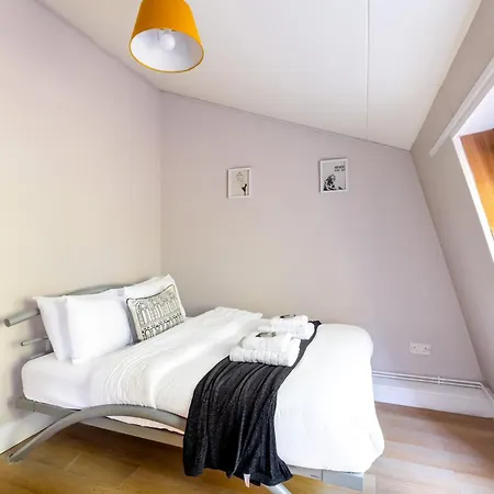 Magnificent 3Br Apt With Balcony London Exterior photo