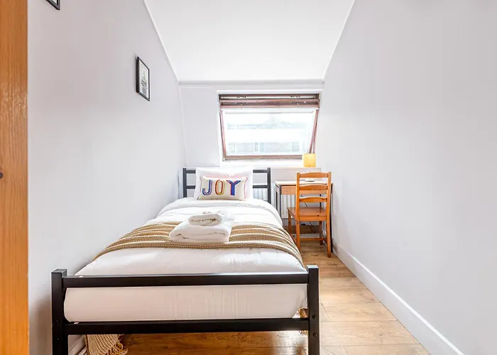 Magnificent 3Br Apt With Balcony