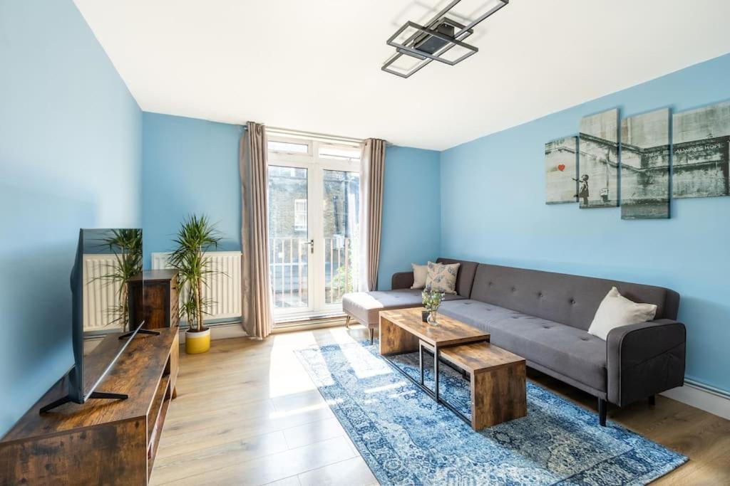 Magnificent 3br With Balcony * London