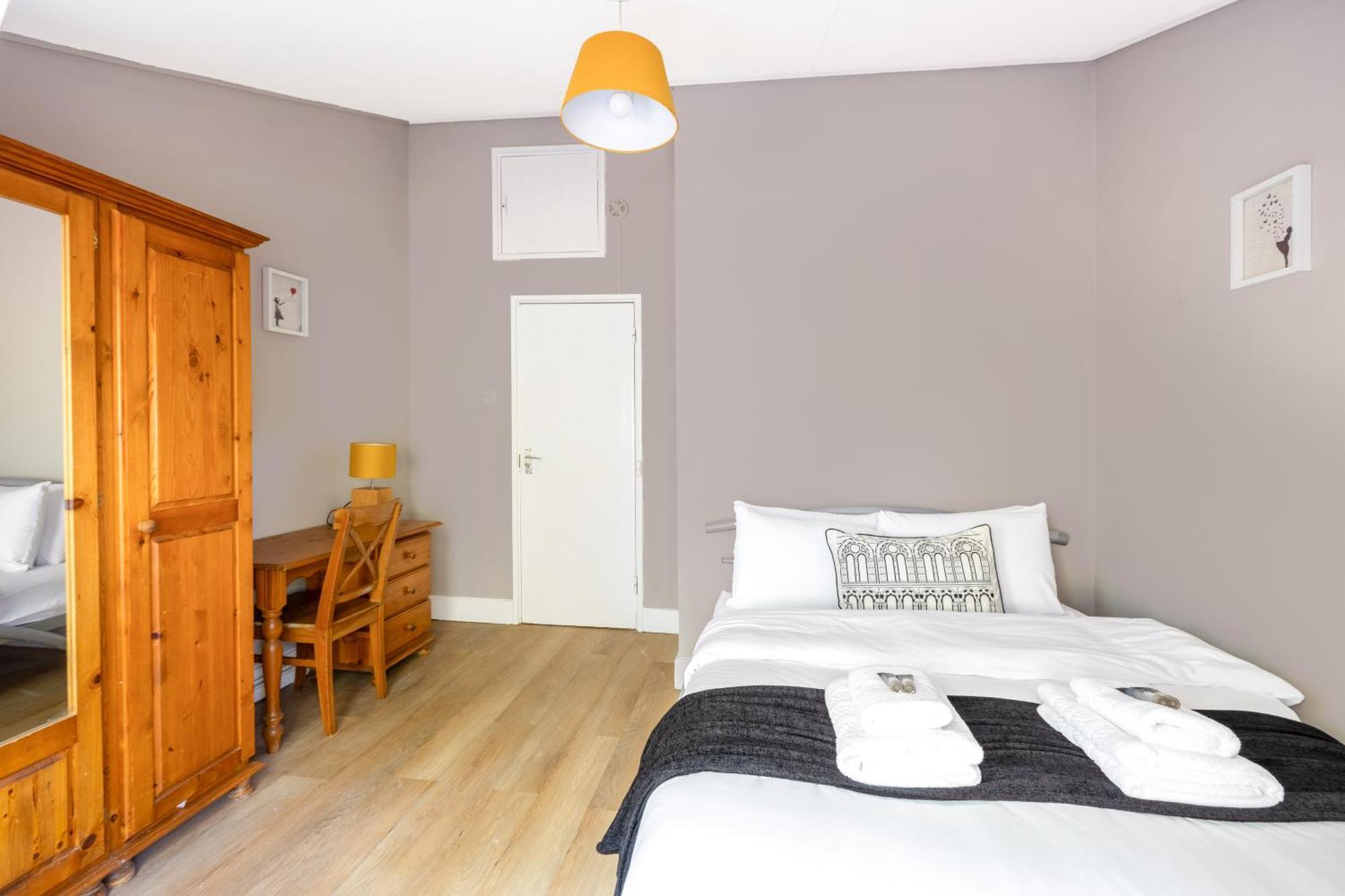 Magnificent 3br With Balcony Apartment